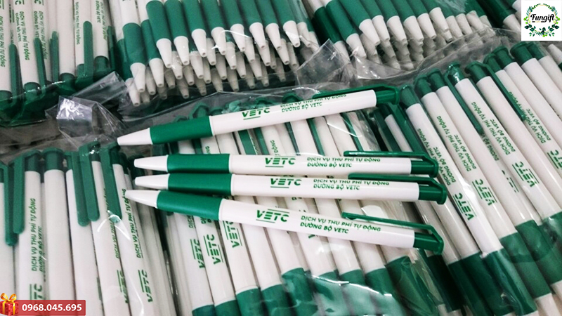 Bút bi quà tặng in logo Bút bi quà tặng in logo
