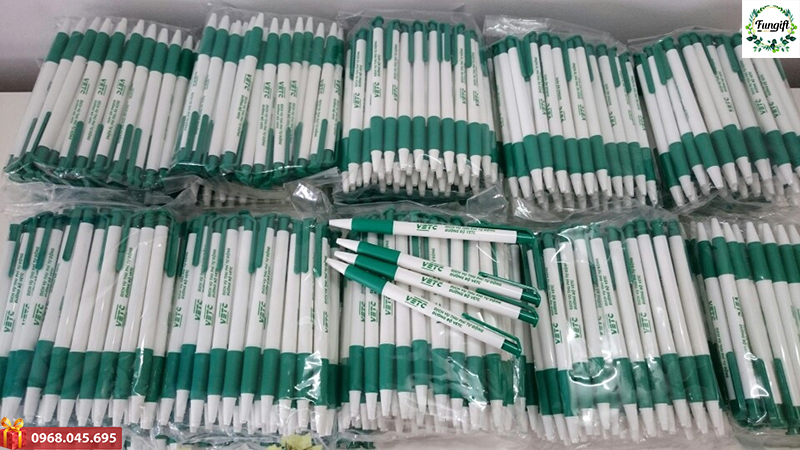 Bút bi quà tặng in logo Bút bi quà tặng in logo
