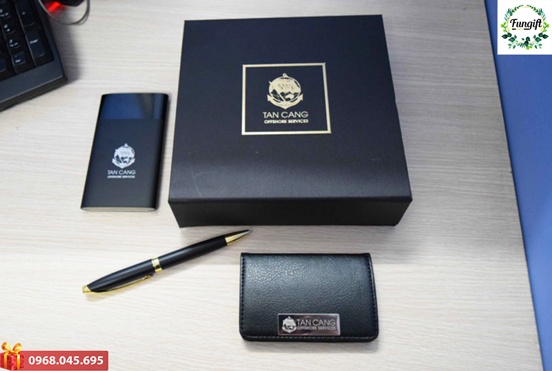 Bộ quà tặng Giftset 5 (Sạc dự phòng + Bút ký +Hộp Namecard)