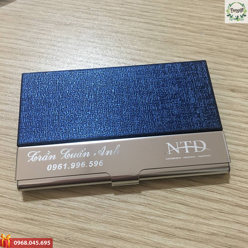 In khắc logo lên hộp name card