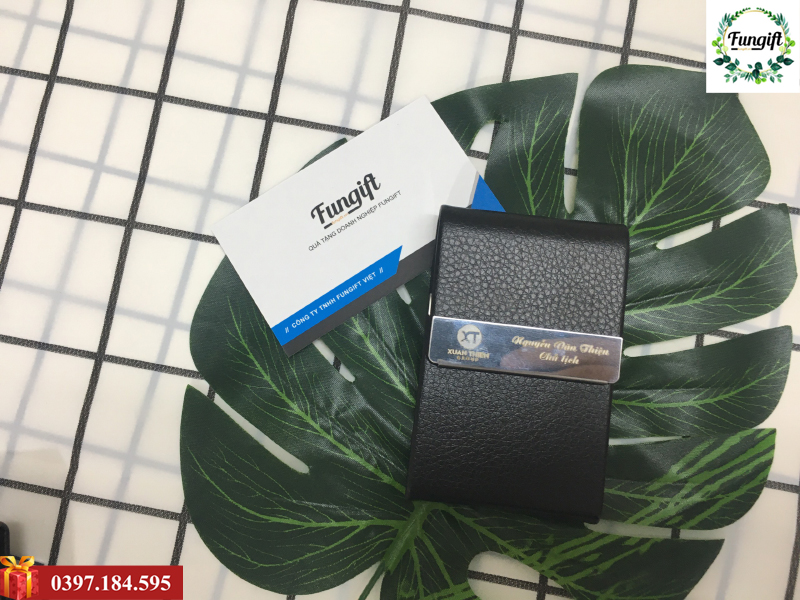 Khắc logo lên hộp đựng card visit