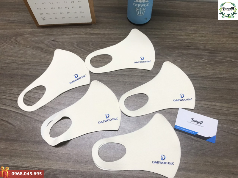 In khẩu trang theo yêu cầu