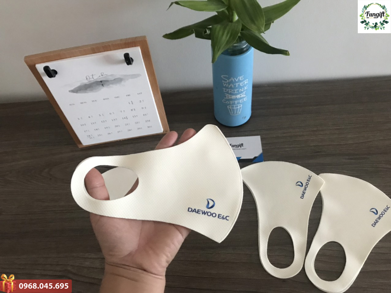 In logo lên khẩu trang Hà Nội