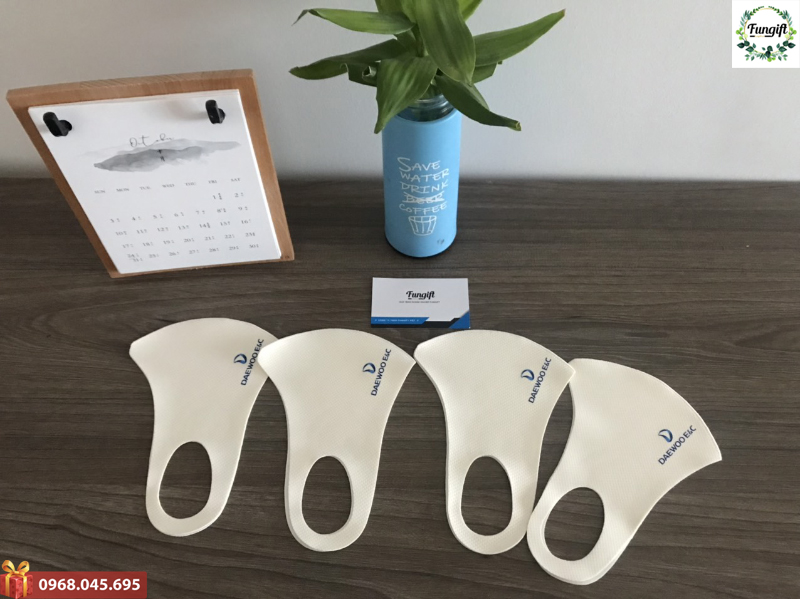 Khẩu trang in hình theo yêu cầu