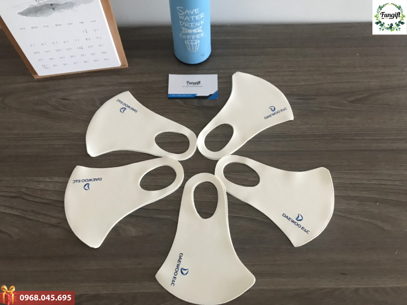 Khẩu trang in logo