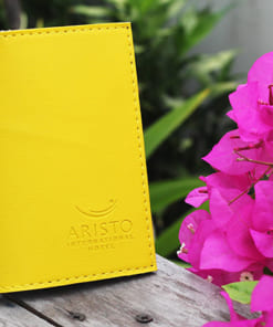 Thiết Kế Ví Đựng Passport Khắc Tên