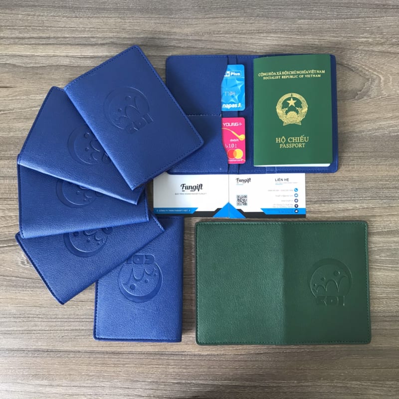 Ví Đựng Hộ Chiếu Du Lịch Ép Lún Logo