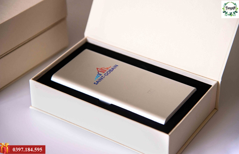 Quà tặng doanh nghiệp pin sạc dự phòng in logo