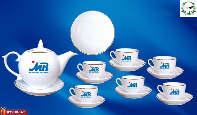 Bộ Ấm Chén In Logo Kỉ Niệm Tuyệt Đẹp