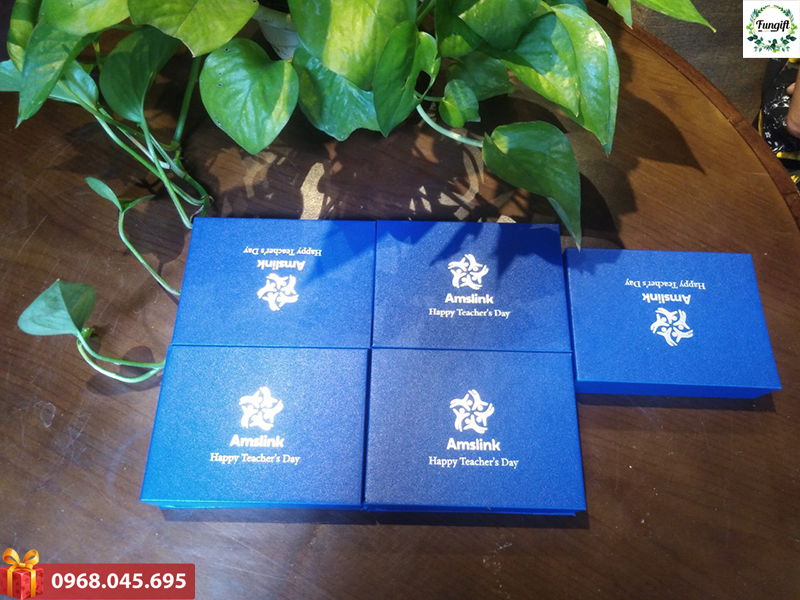 Hộp đựng USB