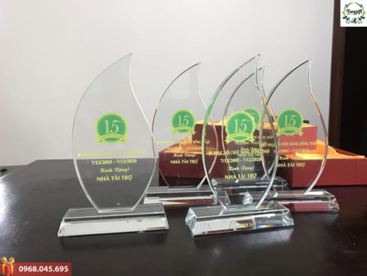 Kỷ niệm chương pha lê