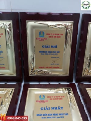 Bảng vinh danh gỗ đẹp