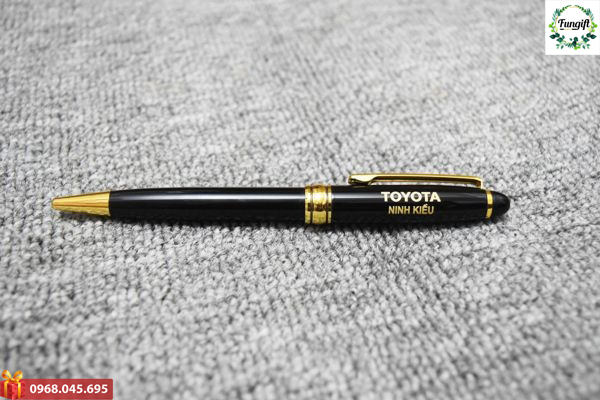 Bút kim loại khắc tên Bút kim loại khắc tên