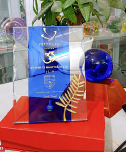 Quà tặng pha lê in khắc logo