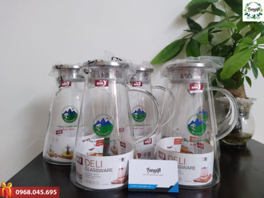 In logo lên bình đựng nước theo yêu cầu