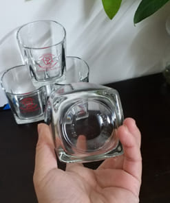 Ly thủy tinh uống cà phê