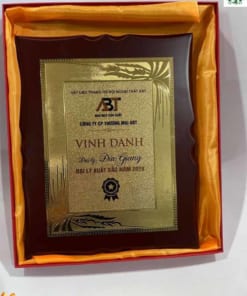 Quà tặng bảng vinh danh