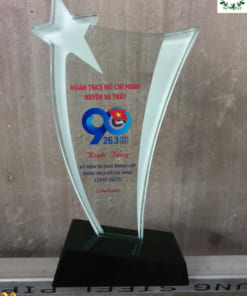 Cúp vinh danh giá gốc