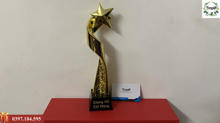 Cúp vinh danh giá rẻ