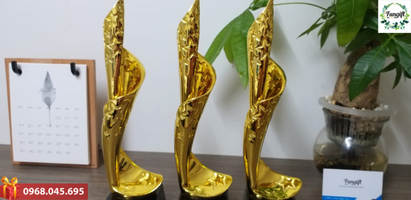 Cúp vinh danh Hà Nội