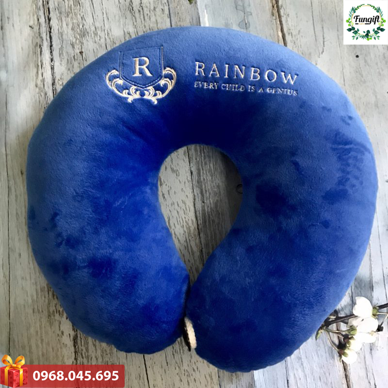 Gối chữ u thêu logo công ty