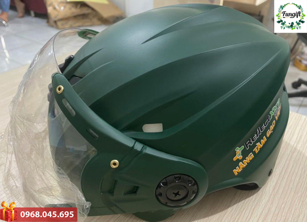 Mũ bảo hiểm nửa đầu có kính