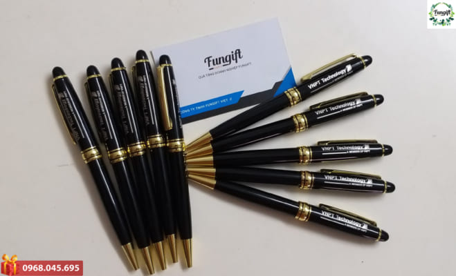 Quà tặng bút ký khắc logo