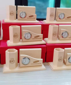 Bộ để bàn bằng gỗ khắc logo