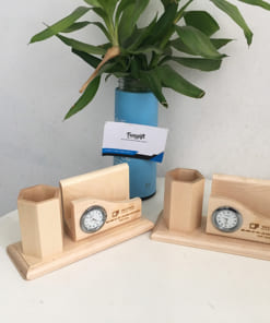 Quà để bàn gỗ khắc logo