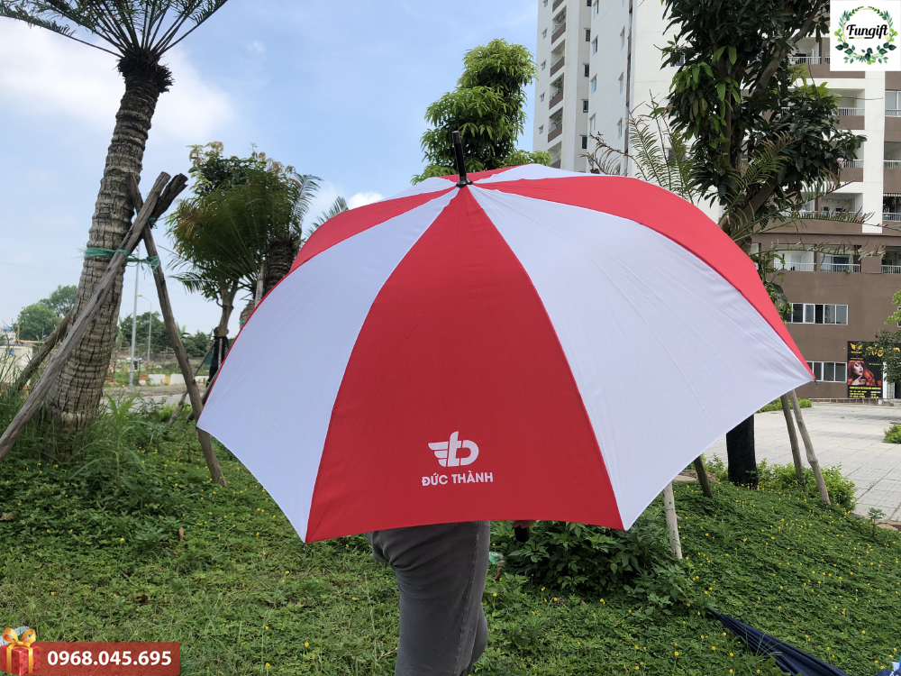 Dù cầm tay in logo theo yêu cầu