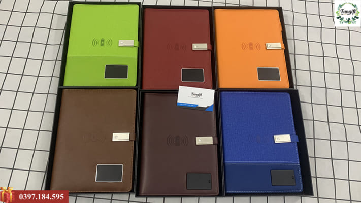 Sổ đa năng kèm sạc dự phòng