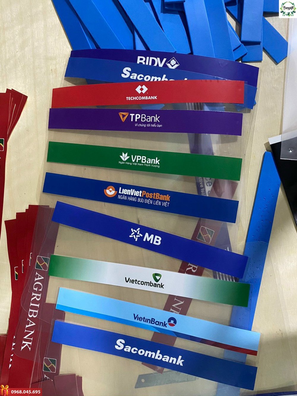 Xưởng in logo kính chống giọt bắn 