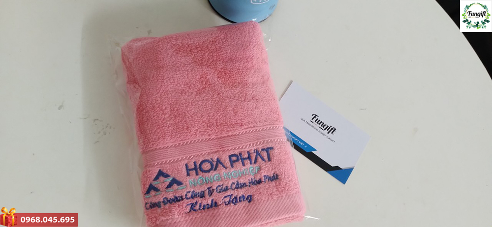 Xưởng may khăn thêu logo