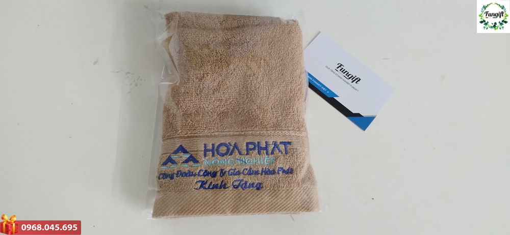 Khăn thêu logo Hoà Phát 