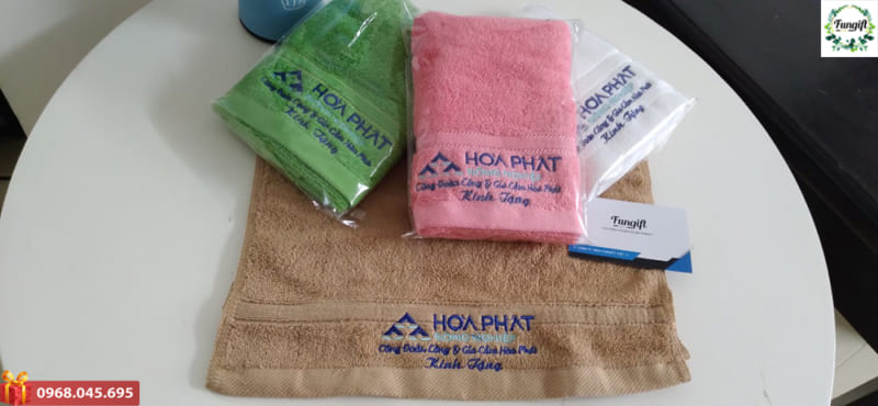 thêu logo lên khăn theo yêu cầu