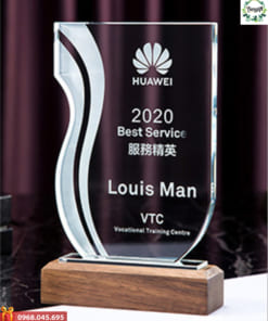 Cúp pha lê quà tặng nhân viên xuất sắc