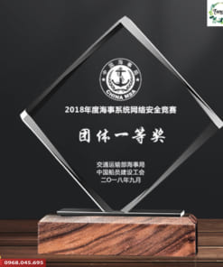 In biểu trưng pha lê giá rẻ