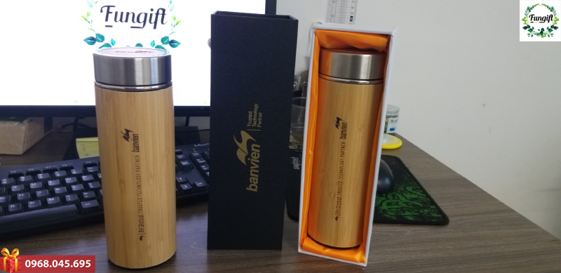 Bình giữ nhiệt vỏ tre khắc tên