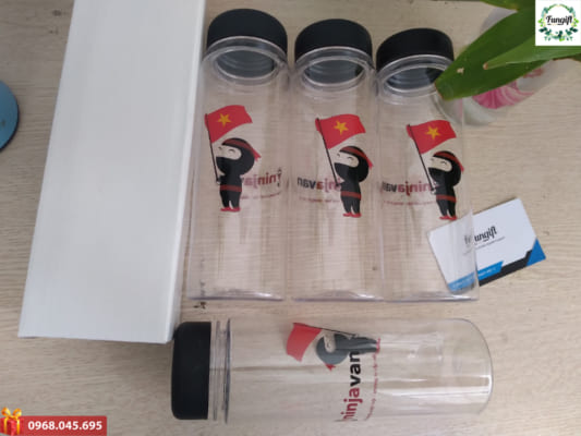 Bình nước in chữ theo yêu cầu