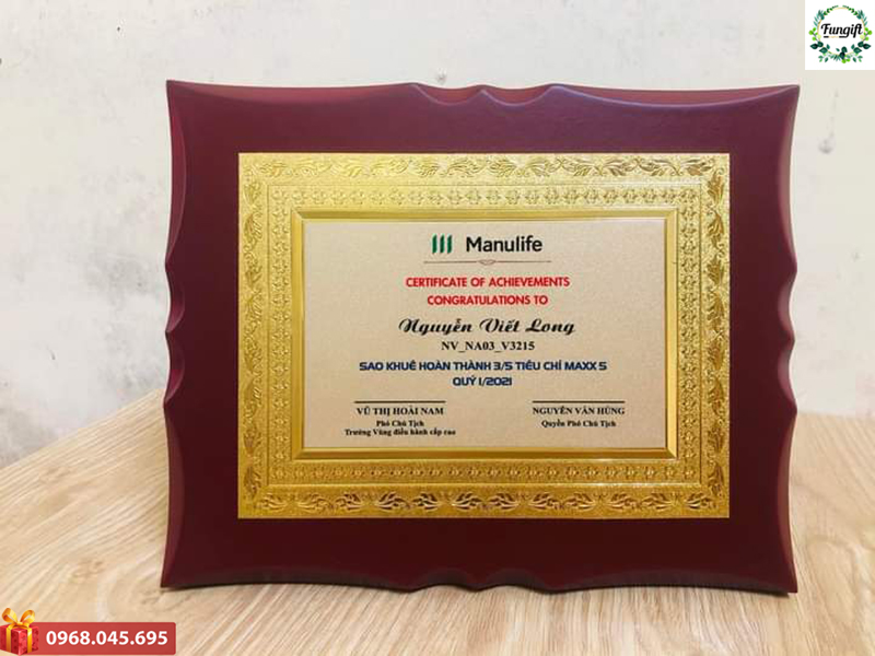 Bảng vinh danh lãnh đạo xuất sắc năm