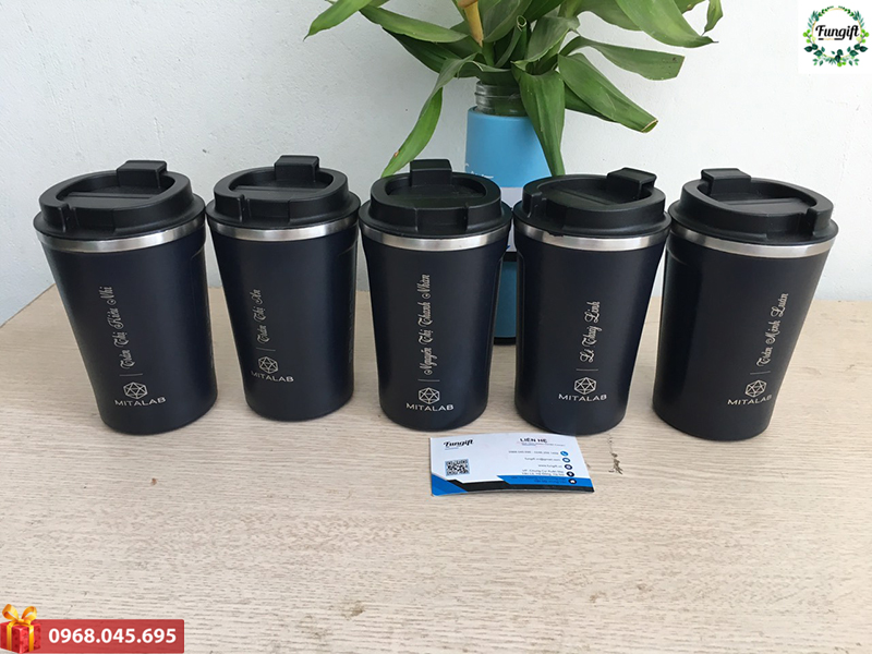 Ly giữ nhiệt có khắc tên
