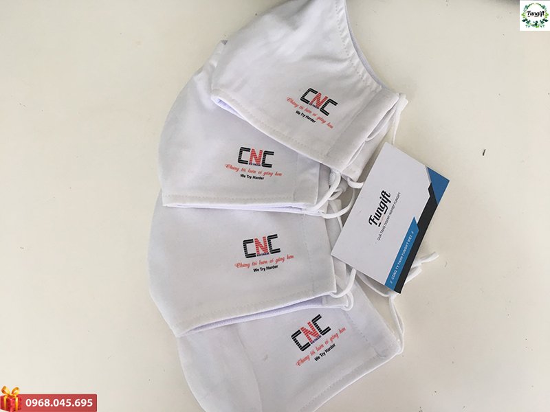 May khẩu trang theo yêu cầu