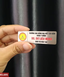 Bảng tên đeo áo