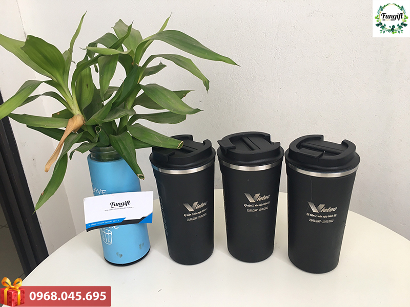 Cốc giữ nhiệt khắc tên