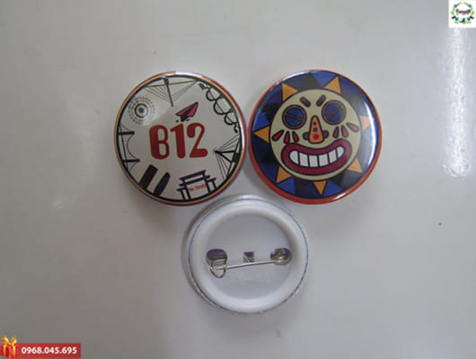 In huy hiệu cài áo