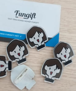 In huy hiệu nhựa