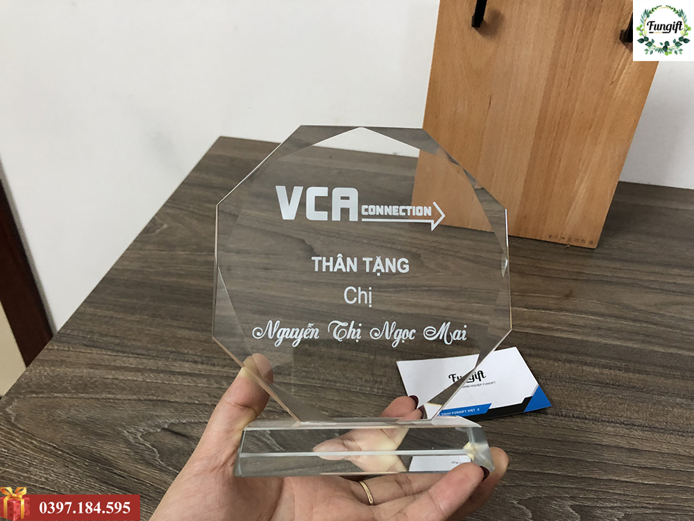 In kỷ niệm chương pha lê