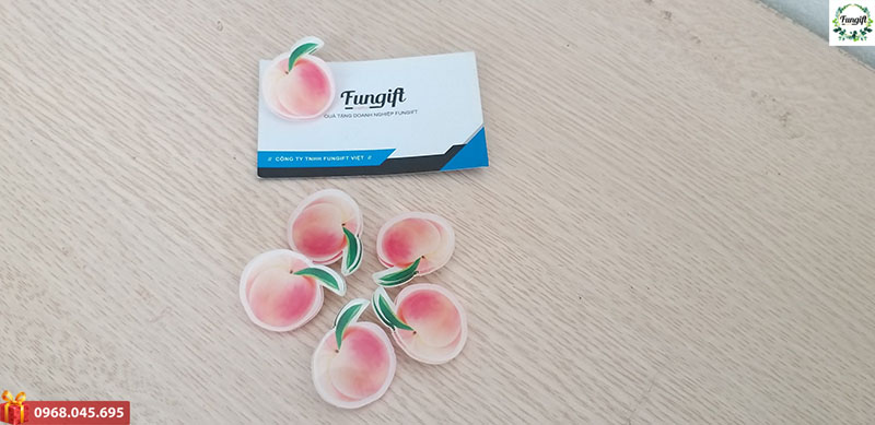 Làm huy hiệu cài áo đẹp