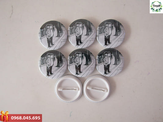 Làm huy hiệu mica