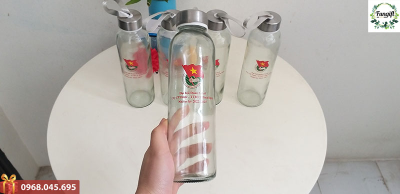 Bình nước thủy tinh quà tặng